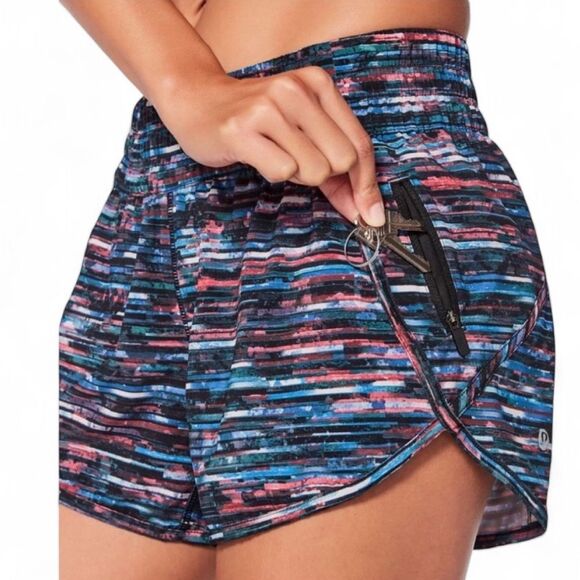 Lululemon Hinshu Alpine Stripe Tracker Shorts Size 6 Blue - Picture 1 of 11